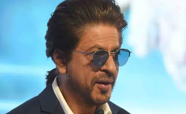 Dream Come True: ShahRukh Wins His First National Award in a 33 Journey