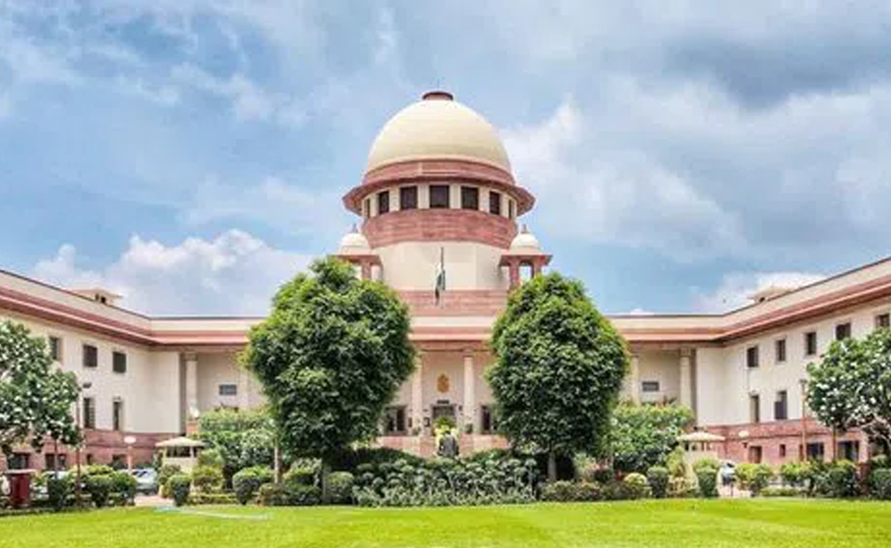 SC temporarily halts deportation of a family to Pakistan