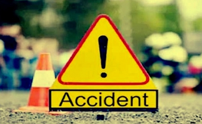10 killed in a road accident in Bengal's Burdwan