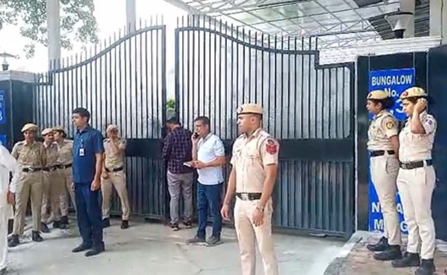 Man who attacked Delhi CM identified