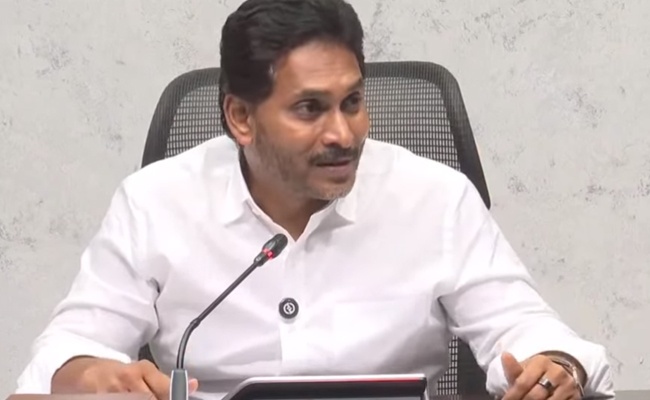 Chandrababu, Rahul in touch through hotline, says Jagan
