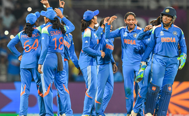 Jhulan Goswami congratulates India for semi-final qualification