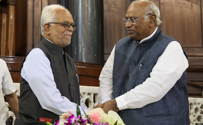 Kharge to host INDIA bloc dinner ahead of VP polls