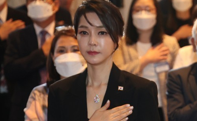 Special counsel weighs bribery charges against ex-first lady Kim over luxury necklace
