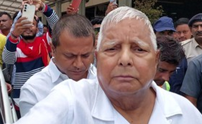 'Six and eleven, NDA...': Lalu Yadav taunts Nitish