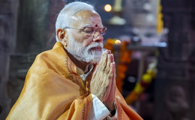 Modi calls Congress anti-Hindu, anti-Ram