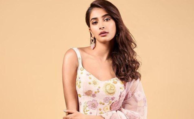 Pooja Hegde Misses Yet Another Opportunity