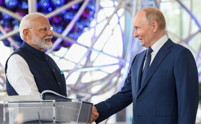 Putin leads global greetings on I-Day, says India enjoys 'well-deserved'