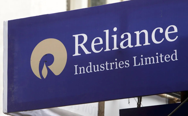Reliance Shares Rally Near Rs 1500 Resistance