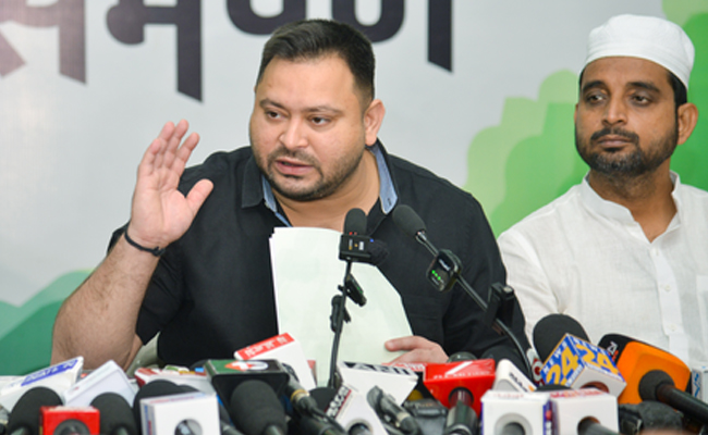 Tejashwi Yadav again threatens election 'boycott', says ECI helping BJP