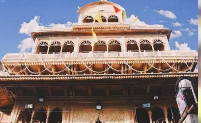 SC hints at appointing a committee to manage Shri Banke Bihari Temple